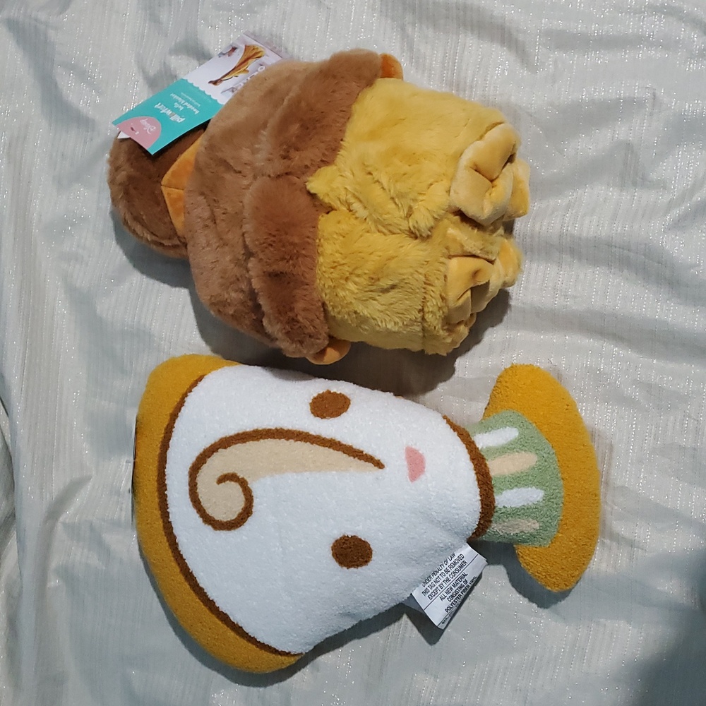 Pillowfort Beauty And The Beast Belle Hooded Blanket And Chip Pillow